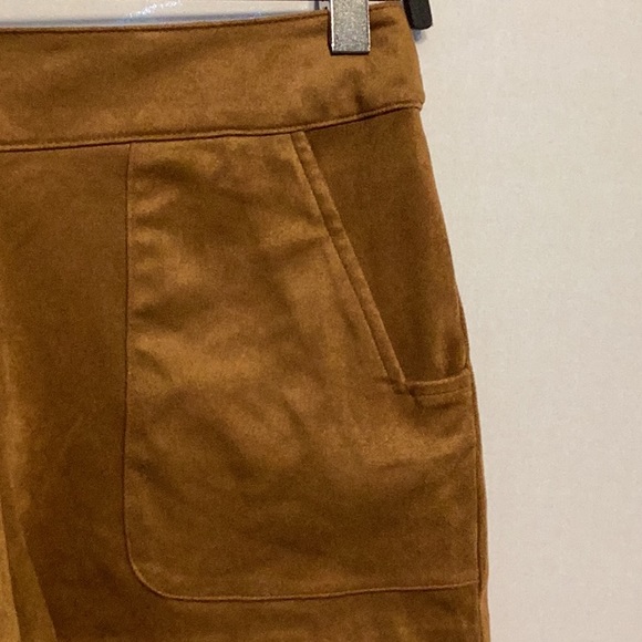 Forever 21 faux suede fabric shorts size small - Picture 2 of 8
